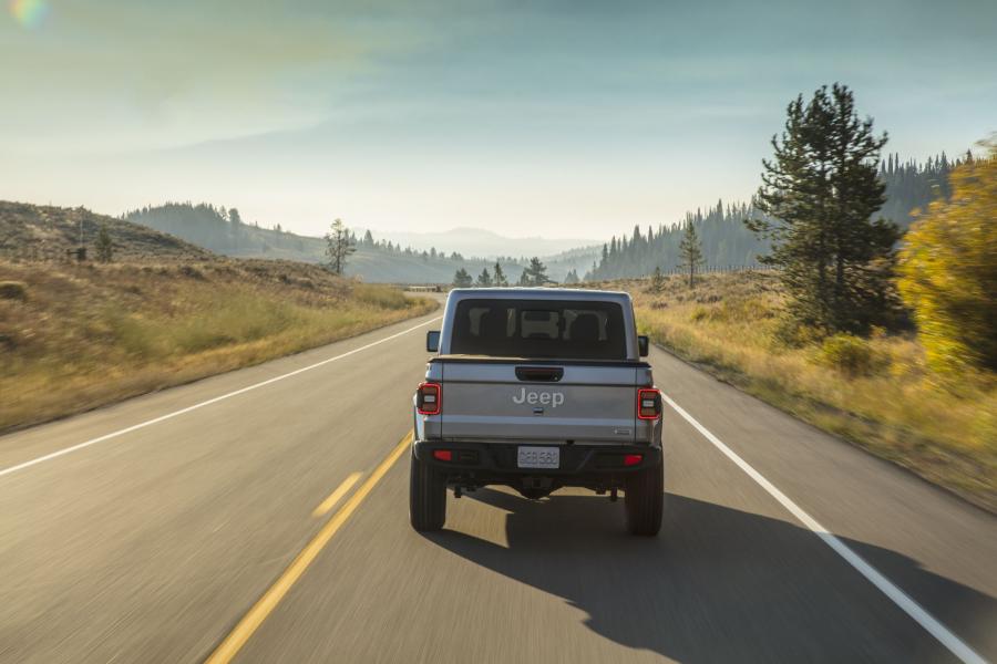  Jeep Gladiator Overland (JT) 2019 года  (NA) (фото 6 из 45)